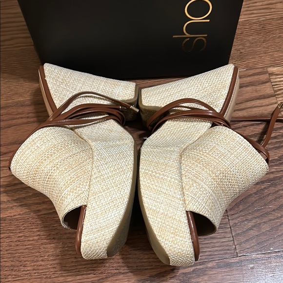 Shoe Dazzle Cream and Brown Wedge Sandals - Picture 5 of 8